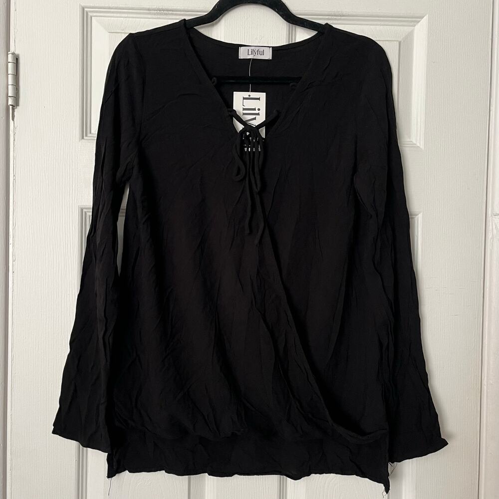 Lilyful Criss-Cross Top - Size S - NWT